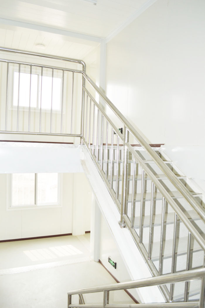 打包式箱房內(nèi)部樓梯 打包式箱房內(nèi)部樓梯